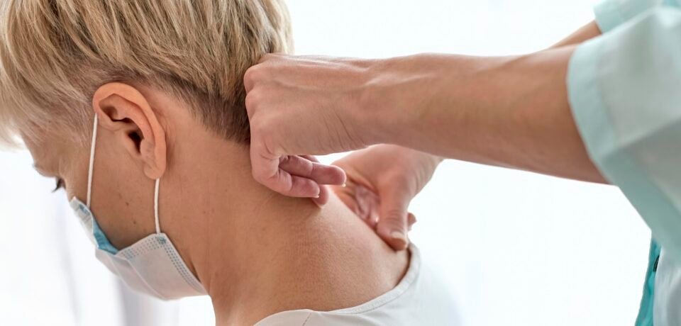 Neck Hump Correction Through Physiotherapy Neck Hump Correction Through Physiotherapy - AR Clinics